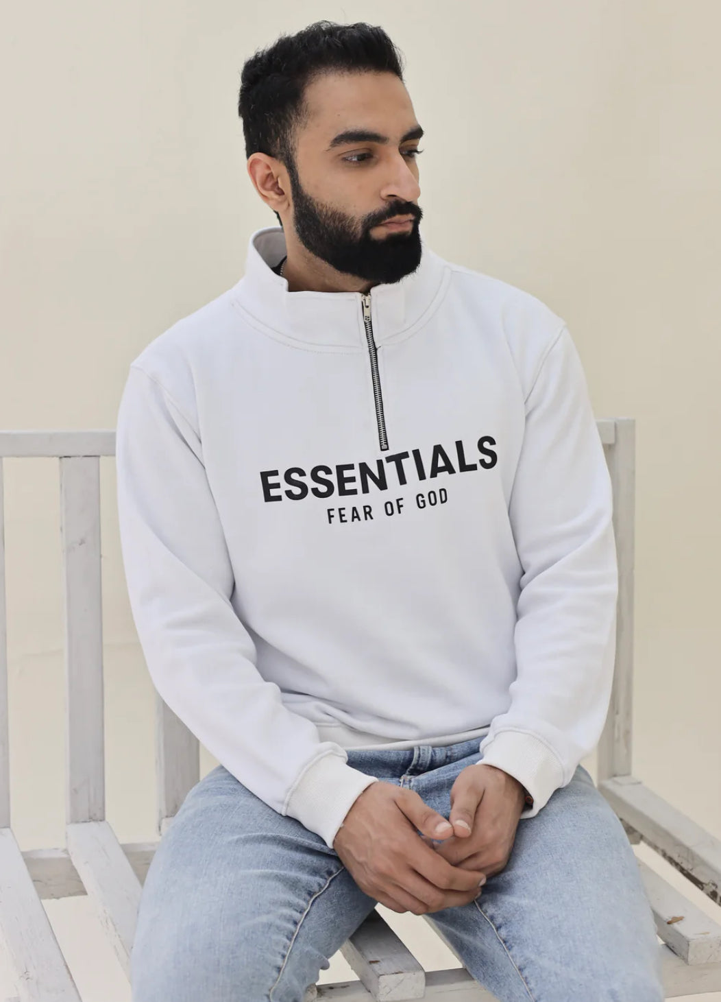 Essential Mock neck zipper - White